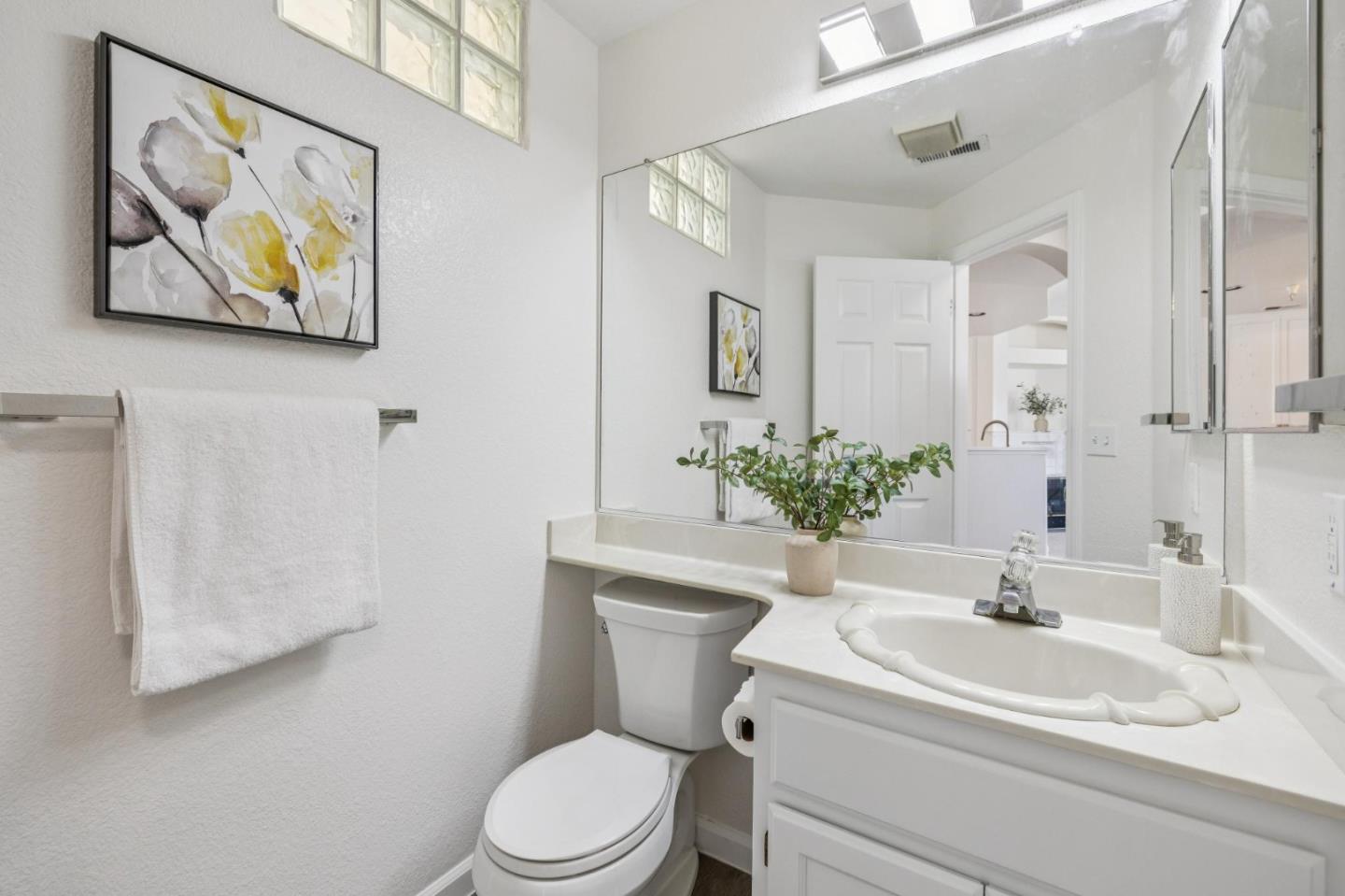 Detail Gallery Image 38 of 43 For 200 Baltic Cir #232,  Redwood City,  CA 94065 - 1 Beds | 1/1 Baths