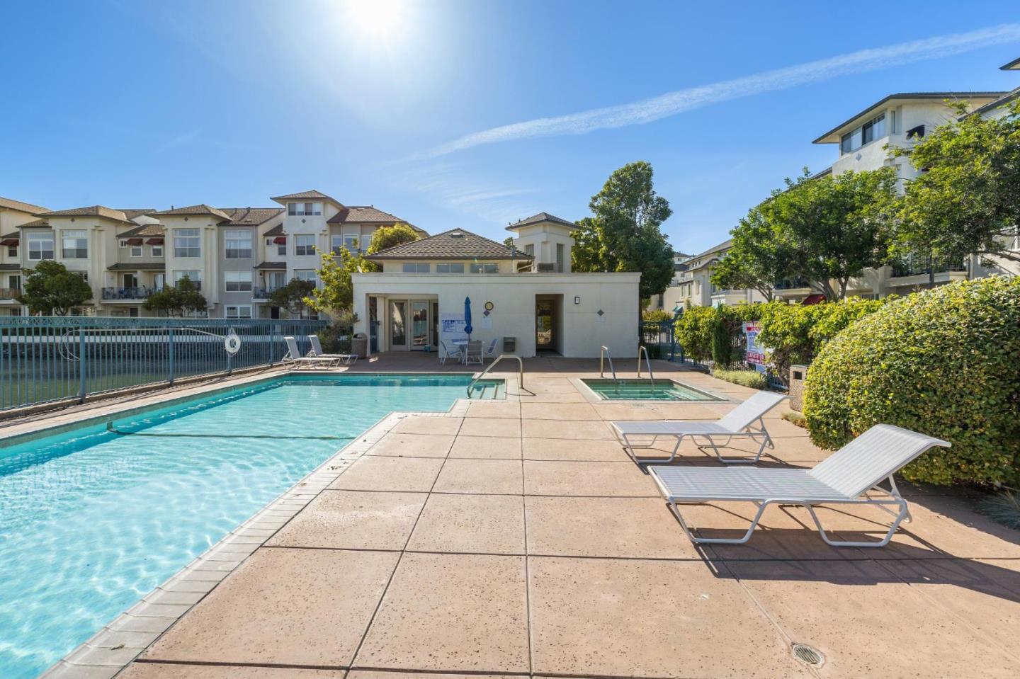 Detail Gallery Image 40 of 43 For 200 Baltic Cir #232,  Redwood City,  CA 94065 - 1 Beds | 1/1 Baths