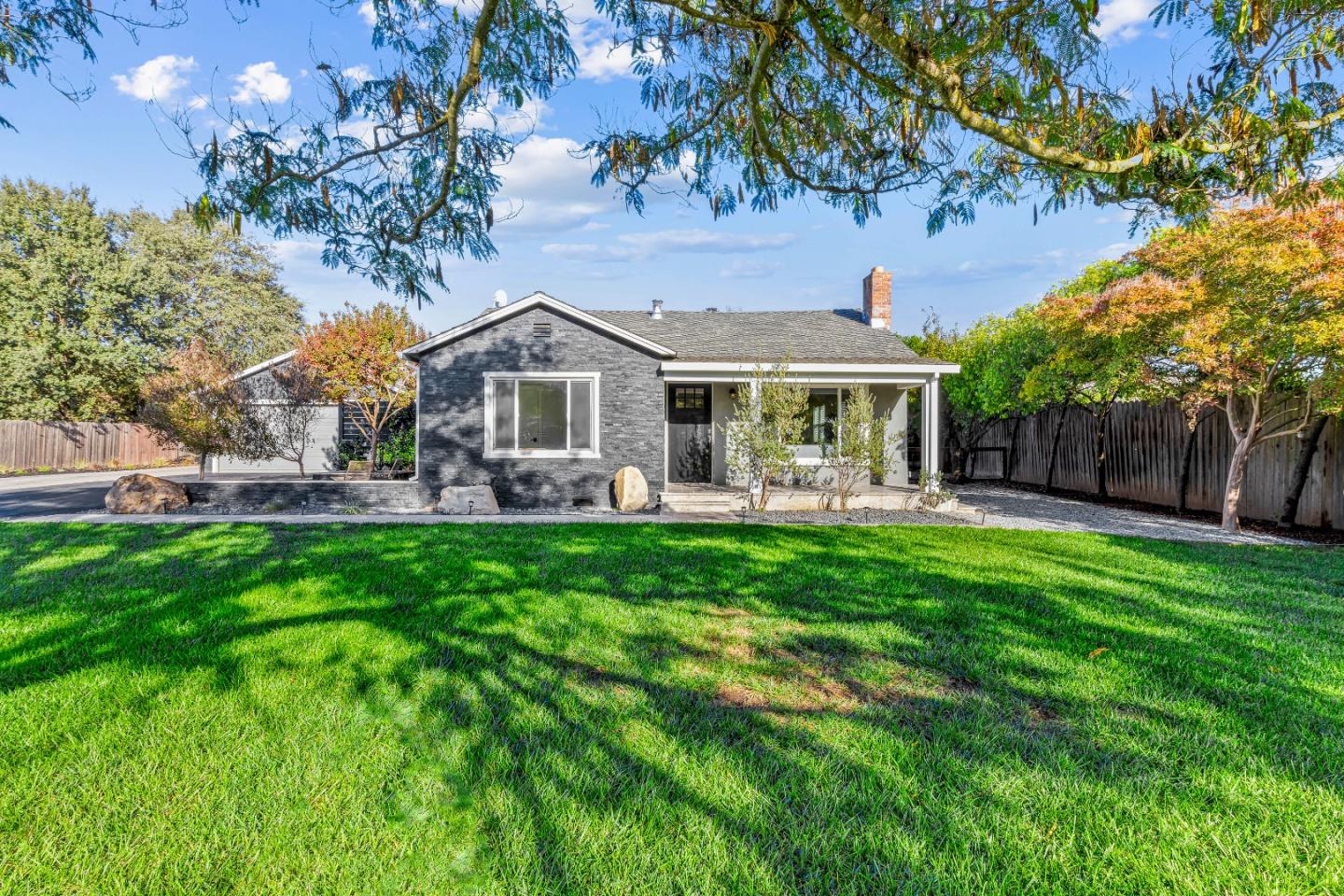 Detail Gallery Image 2 of 86 For 11840 Foothill Ave, Gilroy,  CA 95020 - 3 Beds | 2 Baths