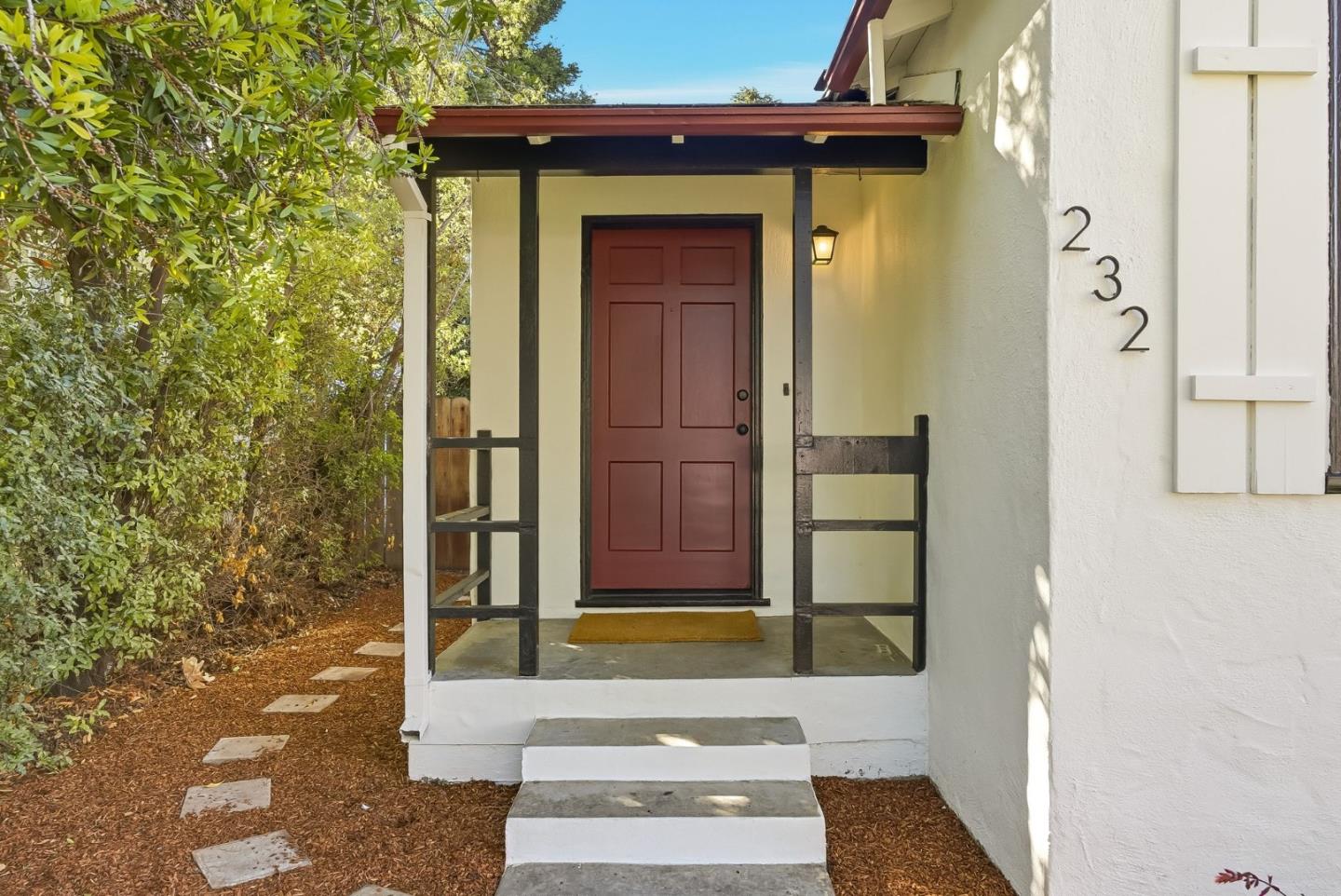 Detail Gallery Image 3 of 27 For 232 Hazelton Ave, Sunnyvale,  CA 94085 - 3 Beds | 1 Baths