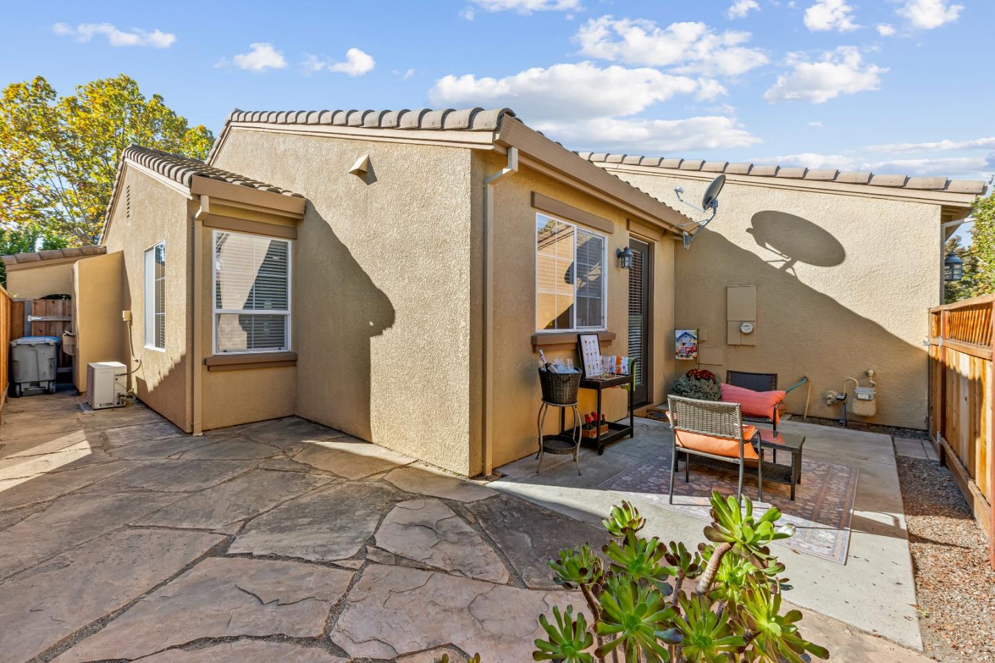 Detail Gallery Image 23 of 26 For 1355 Cypress Ct, Gilroy,  CA 95020 - 2 Beds | 2 Baths