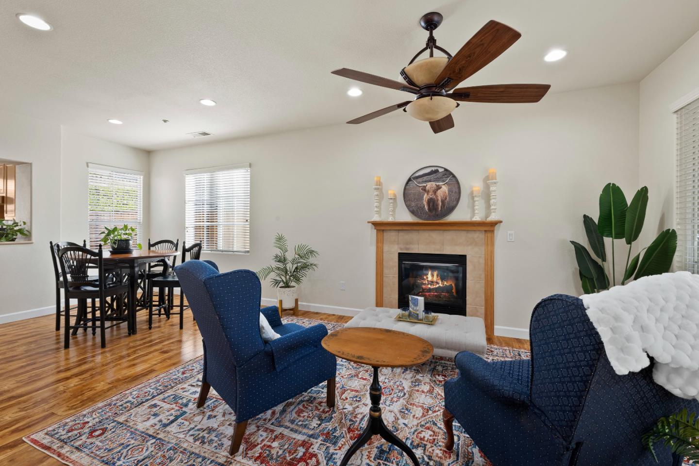 Detail Gallery Image 5 of 26 For 1355 Cypress Ct, Gilroy,  CA 95020 - 2 Beds | 2 Baths