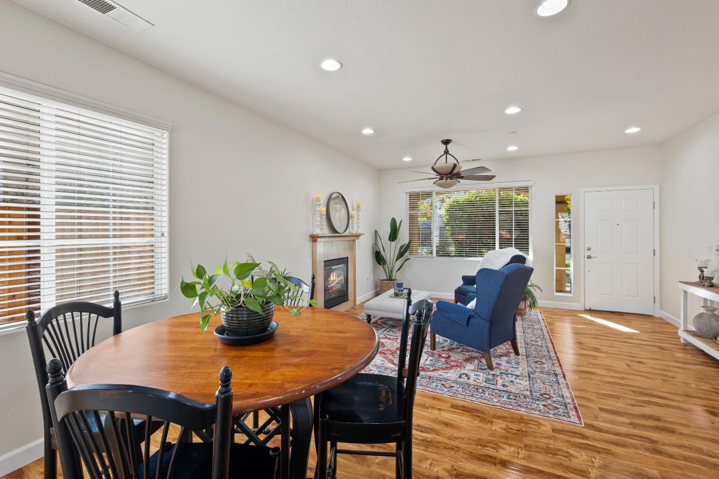 Detail Gallery Image 6 of 26 For 1355 Cypress Ct, Gilroy,  CA 95020 - 2 Beds | 2 Baths