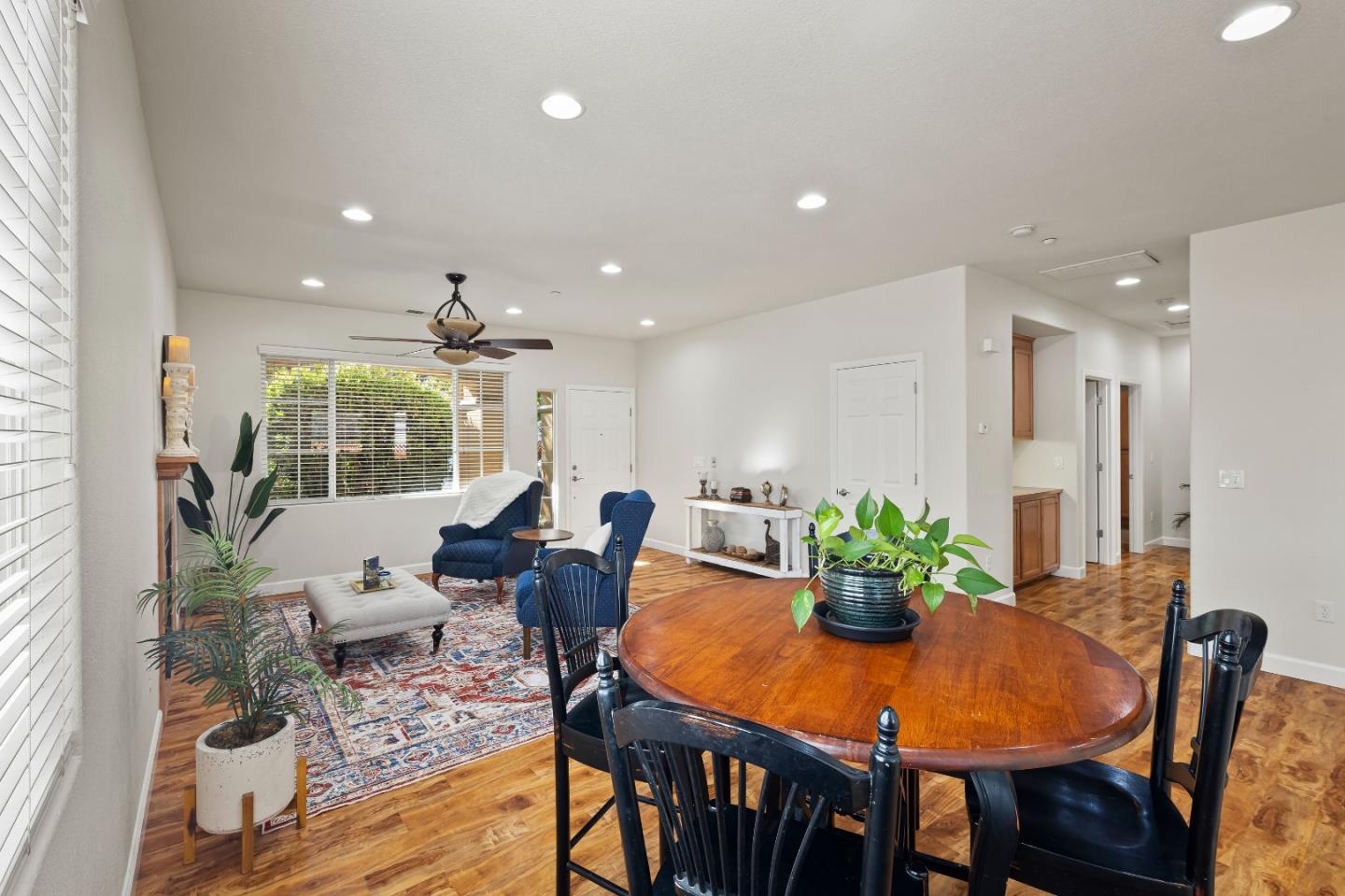 Detail Gallery Image 7 of 26 For 1355 Cypress Ct, Gilroy,  CA 95020 - 2 Beds | 2 Baths