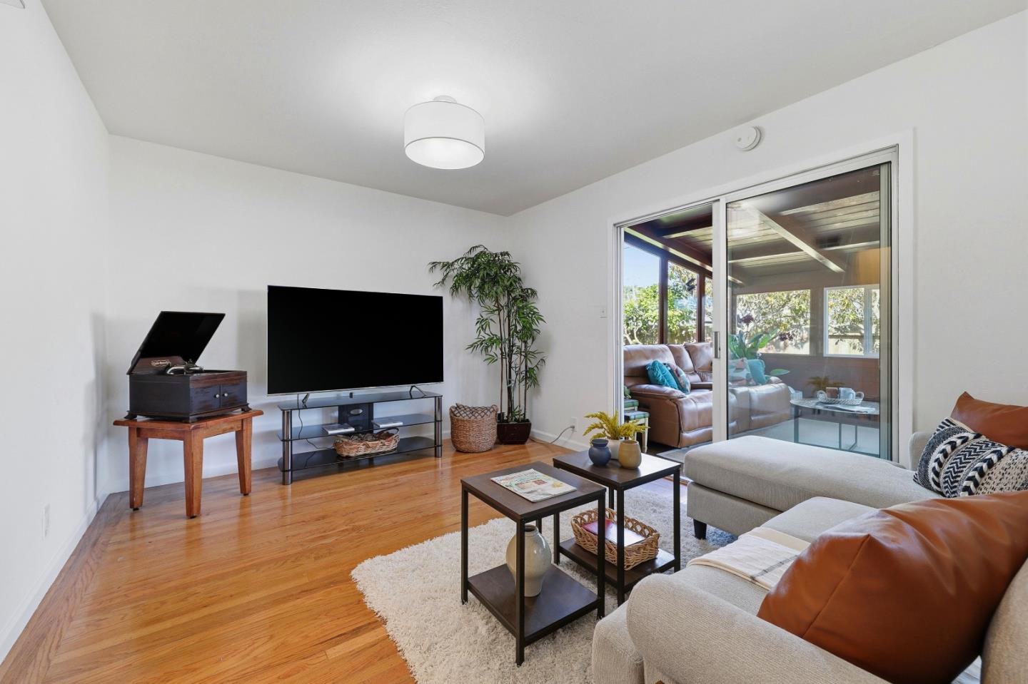 Detail Gallery Image 11 of 40 For 532 Theresa Dr, South San Francisco,  CA 94080 - 3 Beds | 2 Baths