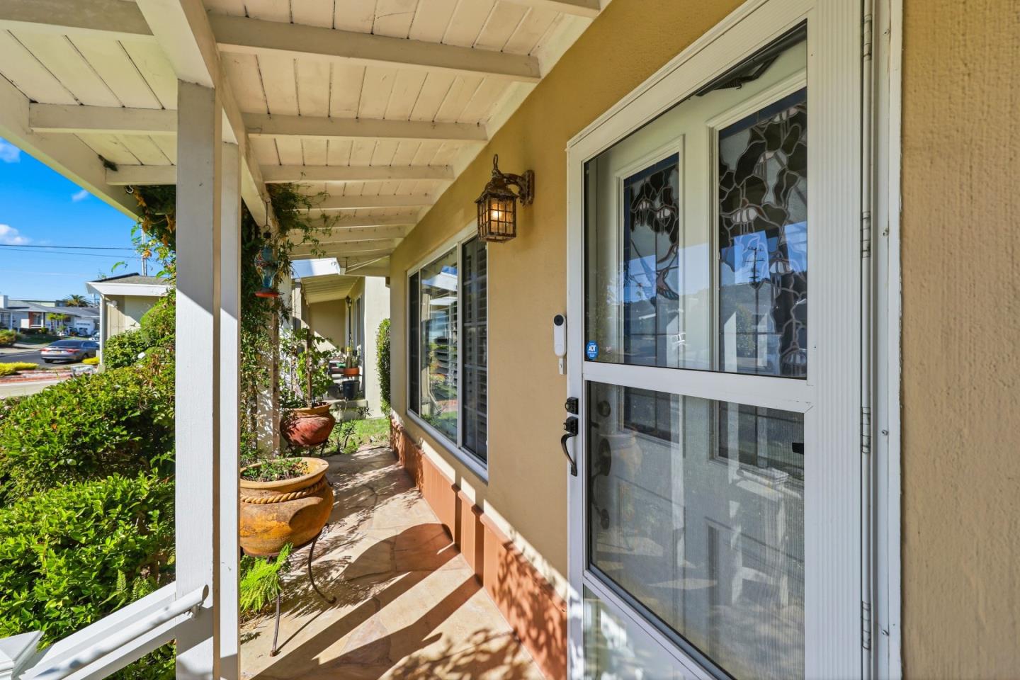 Detail Gallery Image 4 of 40 For 532 Theresa Dr, South San Francisco,  CA 94080 - 3 Beds | 2 Baths