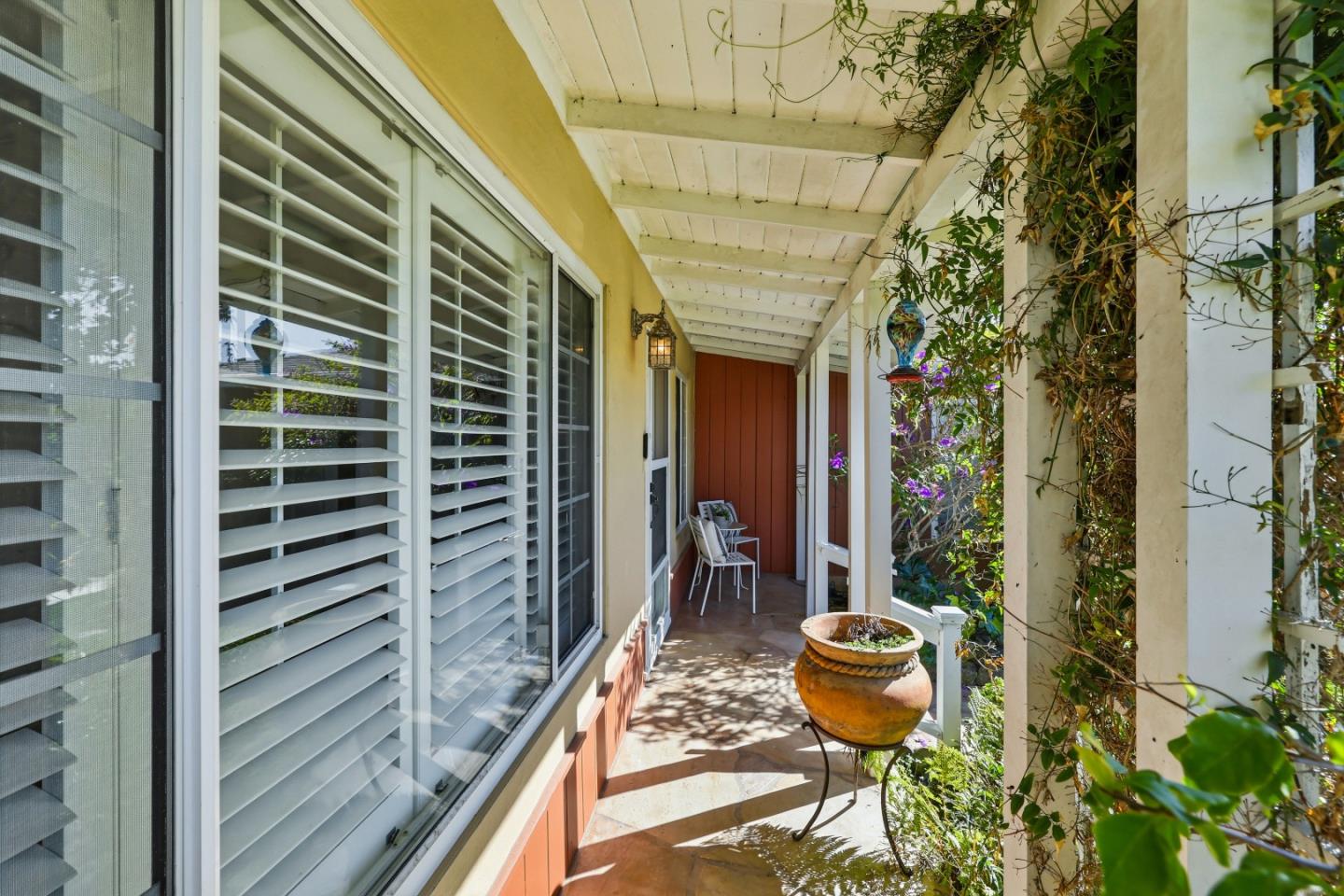 Detail Gallery Image 5 of 40 For 532 Theresa Dr, South San Francisco,  CA 94080 - 3 Beds | 2 Baths