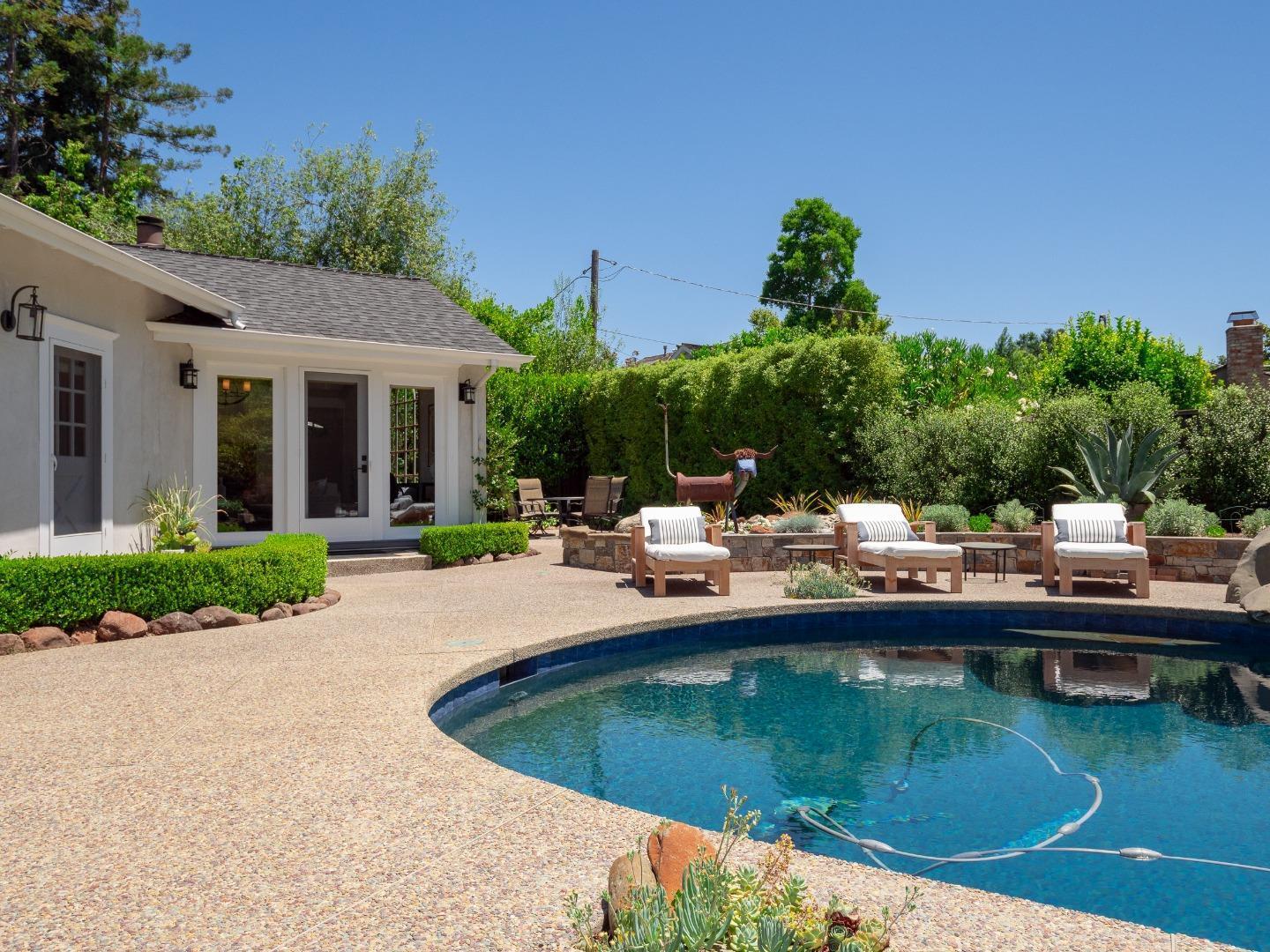 Detail Gallery Image 8 of 8 For 8 Robert South Dr, Menlo Park,  CA 94025 - 1 Beds | 1 Baths