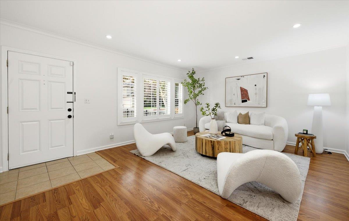 Detail Gallery Image 4 of 28 For 1864 Park Ave, San Jose,  CA 95126 - 3 Beds | 2 Baths