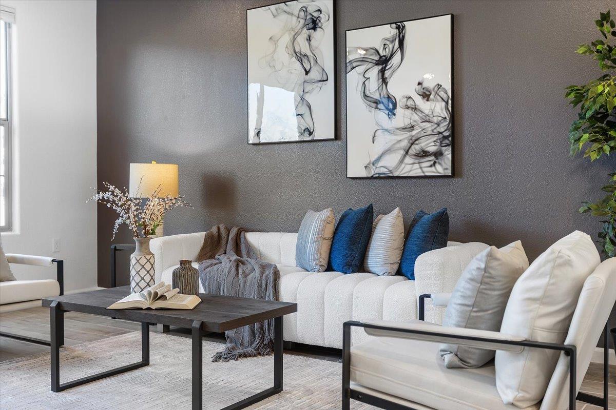 Detail Gallery Image 13 of 34 For 25218 Parklane Dr, Hayward,  CA 94544 - 4 Beds | 3/1 Baths