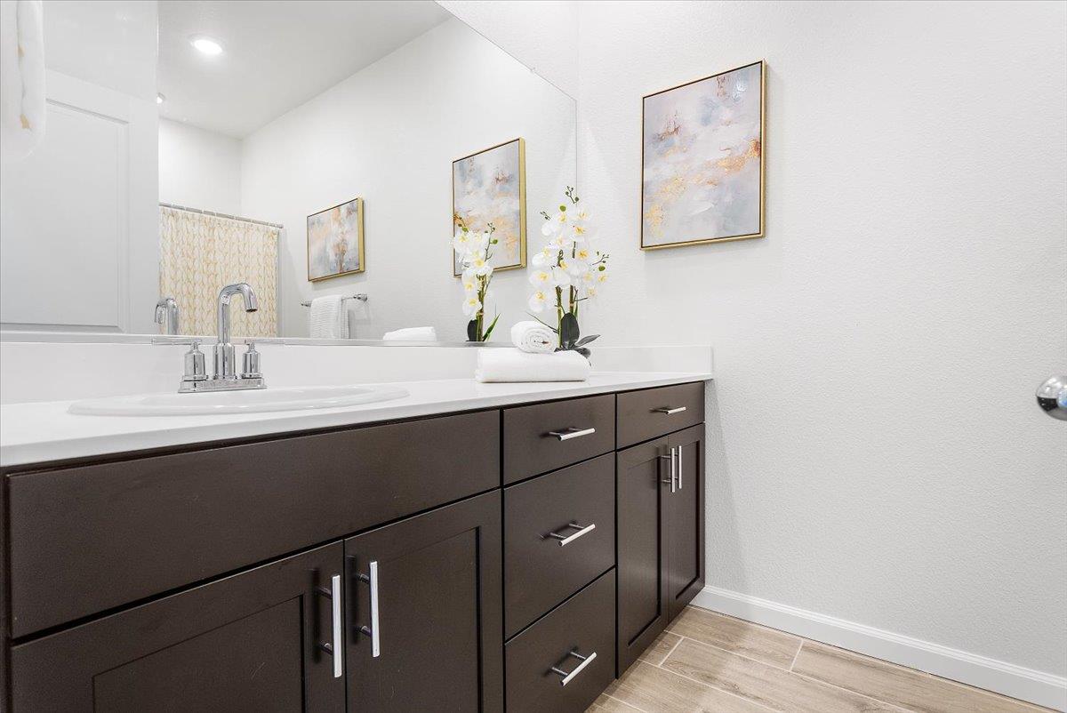 Detail Gallery Image 24 of 34 For 25218 Parklane Dr, Hayward,  CA 94544 - 4 Beds | 3/1 Baths