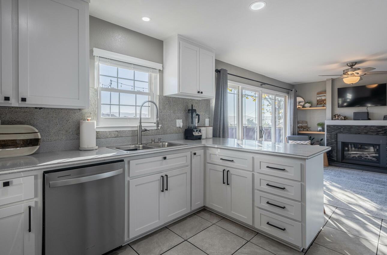 Detail Gallery Image 14 of 43 For 1704 Havana St, Seaside,  CA 93955 - 3 Beds | 2 Baths