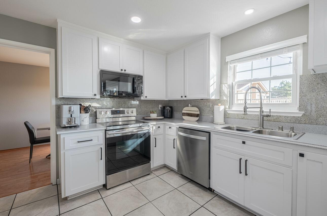 Detail Gallery Image 15 of 43 For 1704 Havana St, Seaside,  CA 93955 - 3 Beds | 2 Baths