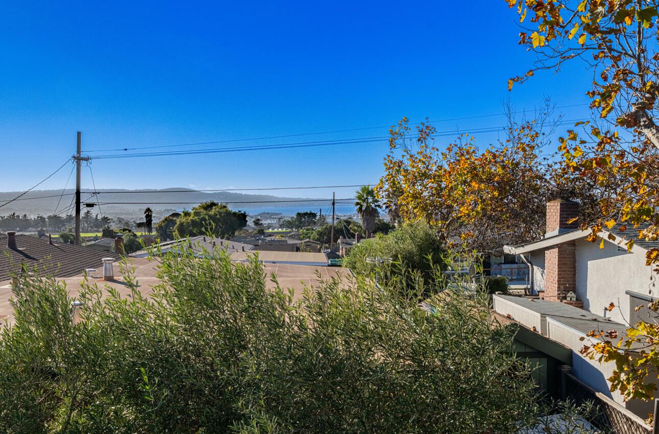Detail Gallery Image 5 of 43 For 1704 Havana St, Seaside,  CA 93955 - 3 Beds | 2 Baths