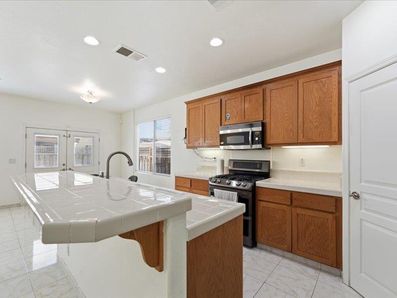 Detail Gallery Image 17 of 31 For 729 Vista Montana Dr, Watsonville,  CA 95076 - 4 Beds | 3 Baths