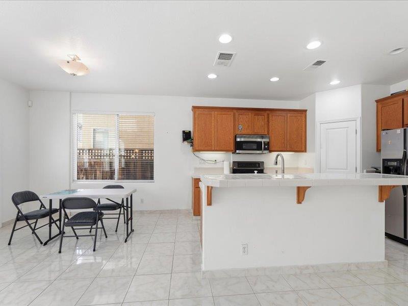 Detail Gallery Image 23 of 31 For 729 Vista Montana Dr, Watsonville,  CA 95076 - 4 Beds | 3 Baths