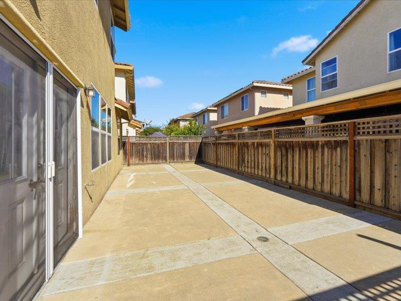 Detail Gallery Image 5 of 31 For 729 Vista Montana Dr, Watsonville,  CA 95076 - 4 Beds | 3 Baths