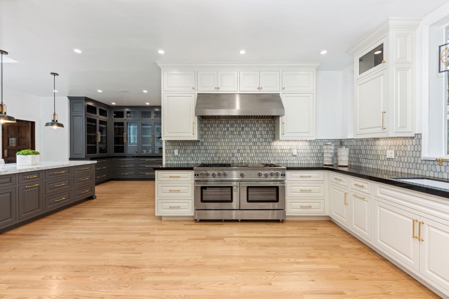 Detail Gallery Image 12 of 59 For 85 Fagan Dr, Hillsborough,  CA 94010 - 9 Beds | 8/1 Baths