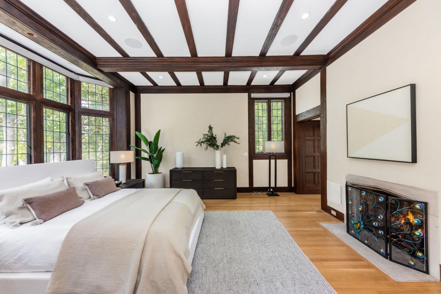 Detail Gallery Image 31 of 59 For 85 Fagan Dr, Hillsborough,  CA 94010 - 9 Beds | 8/1 Baths