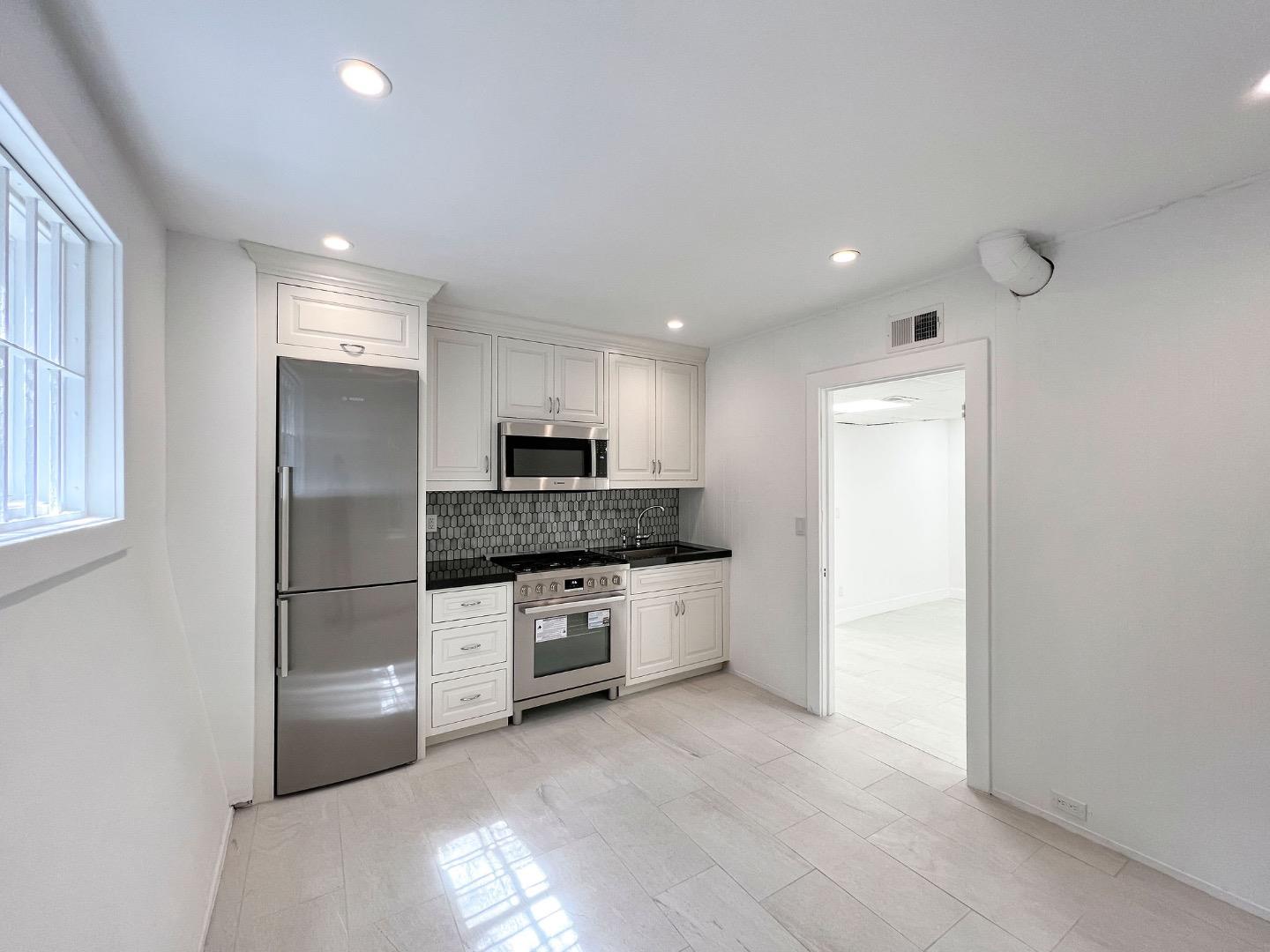 Detail Gallery Image 35 of 59 For 85 Fagan Dr, Hillsborough,  CA 94010 - 9 Beds | 8/1 Baths