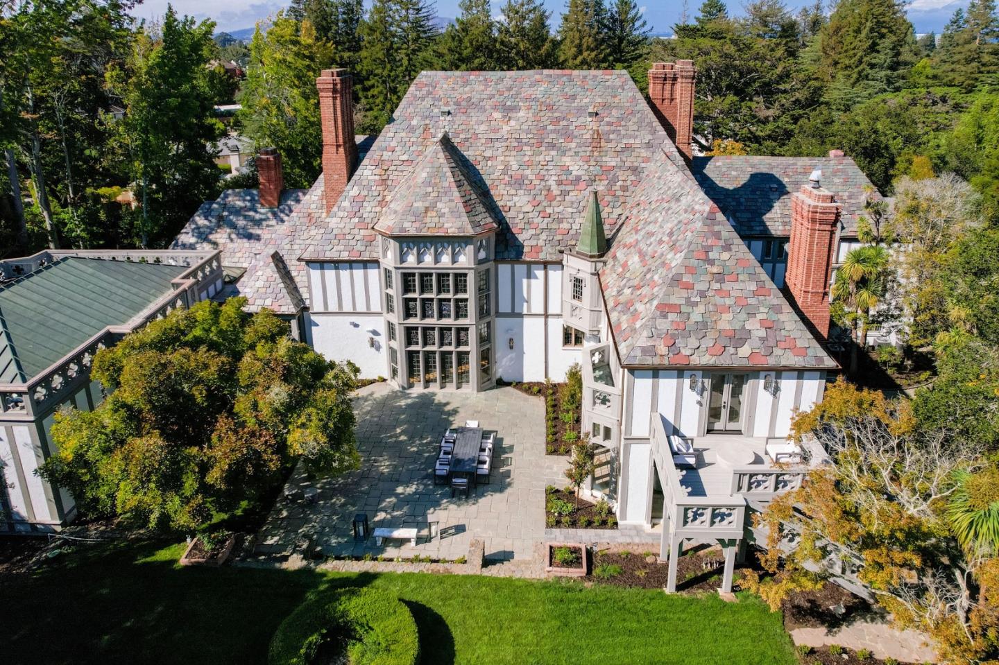 Detail Gallery Image 52 of 59 For 85 Fagan Dr, Hillsborough,  CA 94010 - 9 Beds | 8/1 Baths