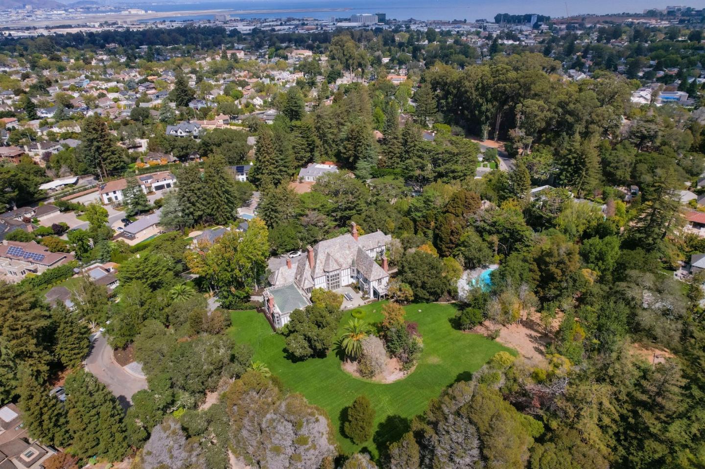 Detail Gallery Image 59 of 59 For 85 Fagan Dr, Hillsborough,  CA 94010 - 9 Beds | 8/1 Baths