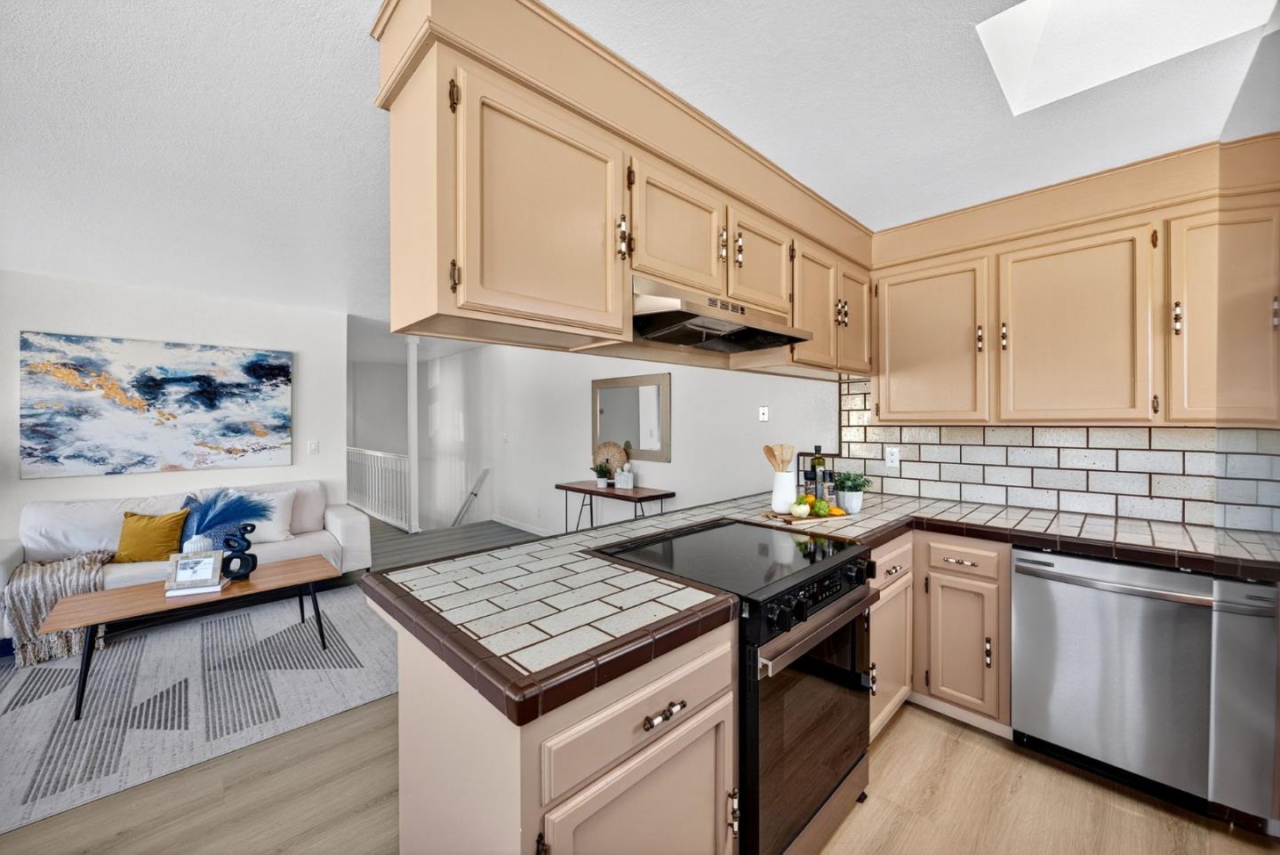 Detail Gallery Image 10 of 67 For 18848 Eisenhower St, Salinas,  CA 93906 - – Beds | – Baths