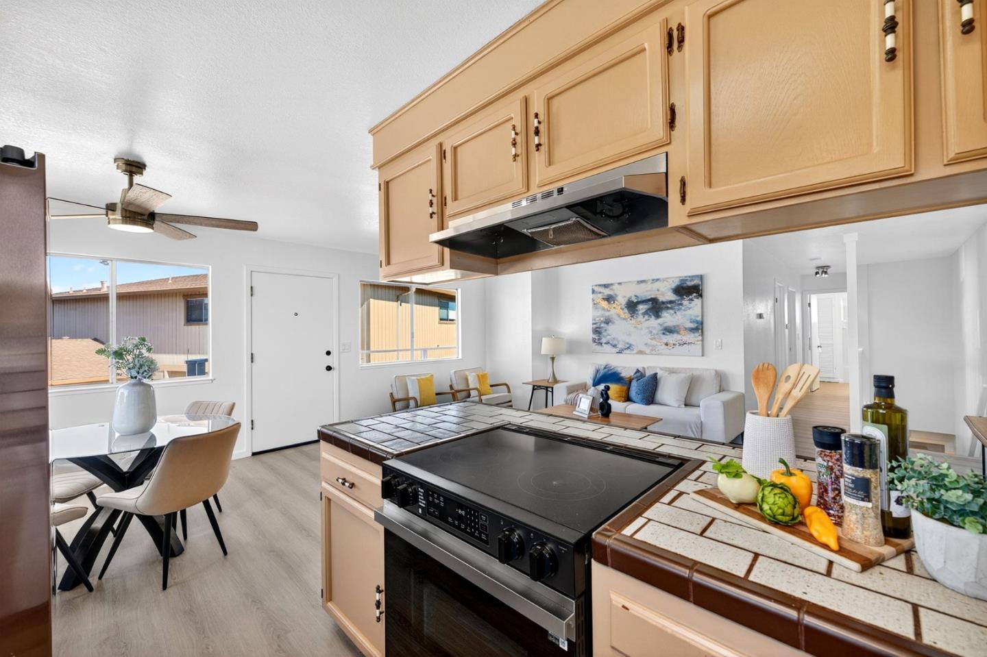 Detail Gallery Image 11 of 67 For 18848 Eisenhower St, Salinas,  CA 93906 - – Beds | – Baths