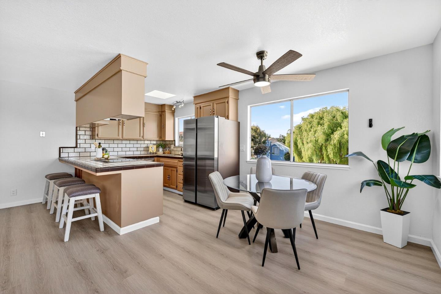 Detail Gallery Image 12 of 67 For 18848 Eisenhower St, Salinas,  CA 93906 - – Beds | – Baths