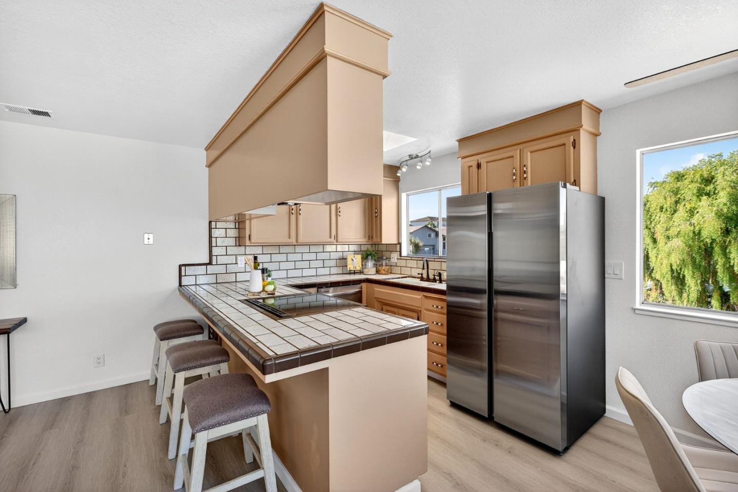 Detail Gallery Image 8 of 67 For 18848 Eisenhower St, Salinas,  CA 93906 - – Beds | – Baths