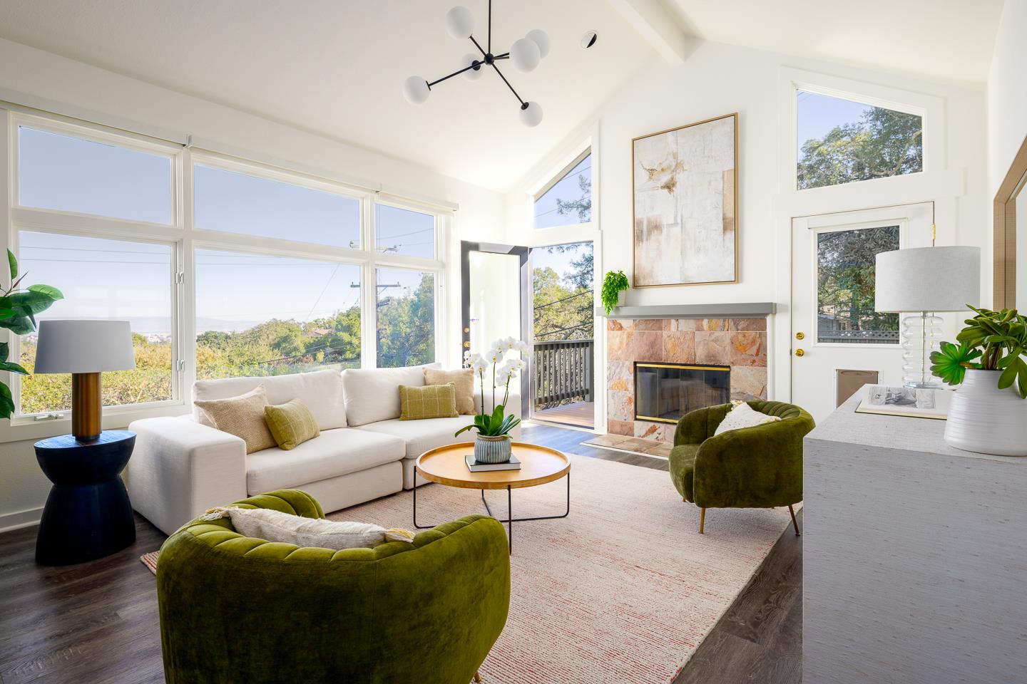 Detail Gallery Image 6 of 17 For 530 Live Oak Ln, Redwood City,  CA 94062 - 3 Beds | 2/1 Baths