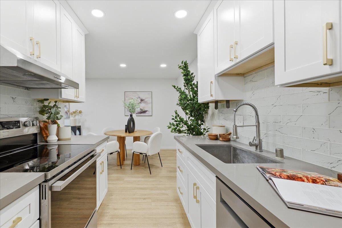 Detail Gallery Image 12 of 37 For 490 Auburn Way #4,  San Jose,  CA 95129 - 2 Beds | 1 Baths