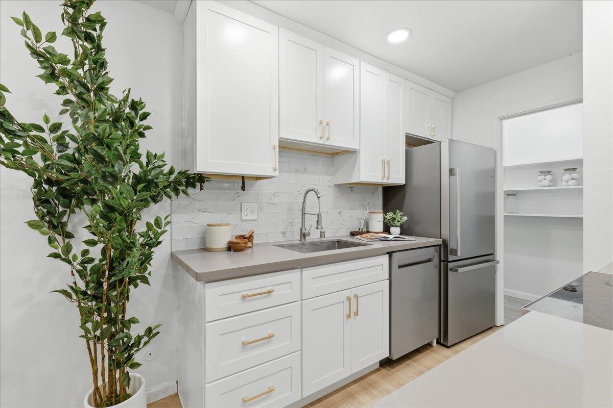 Detail Gallery Image 15 of 37 For 490 Auburn Way #4,  San Jose,  CA 95129 - 2 Beds | 1 Baths