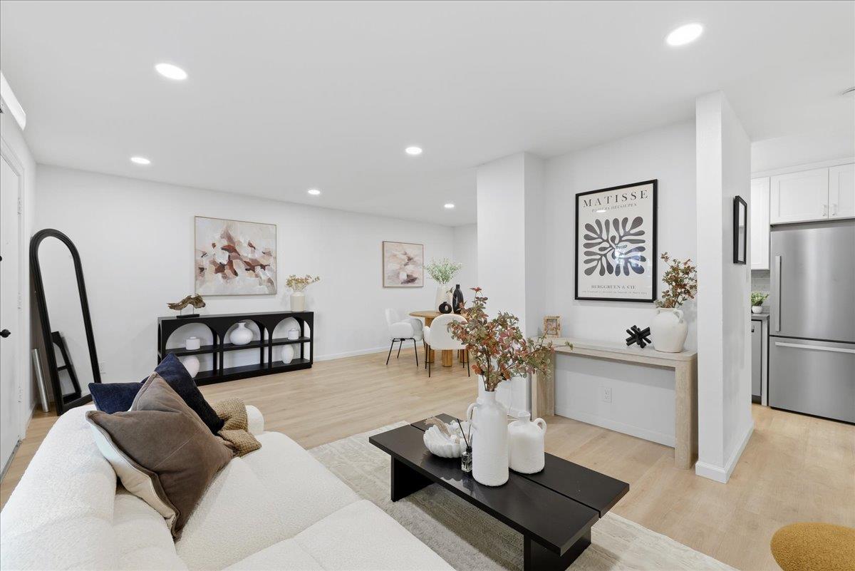 Detail Gallery Image 3 of 37 For 490 Auburn Way #4,  San Jose,  CA 95129 - 2 Beds | 1 Baths