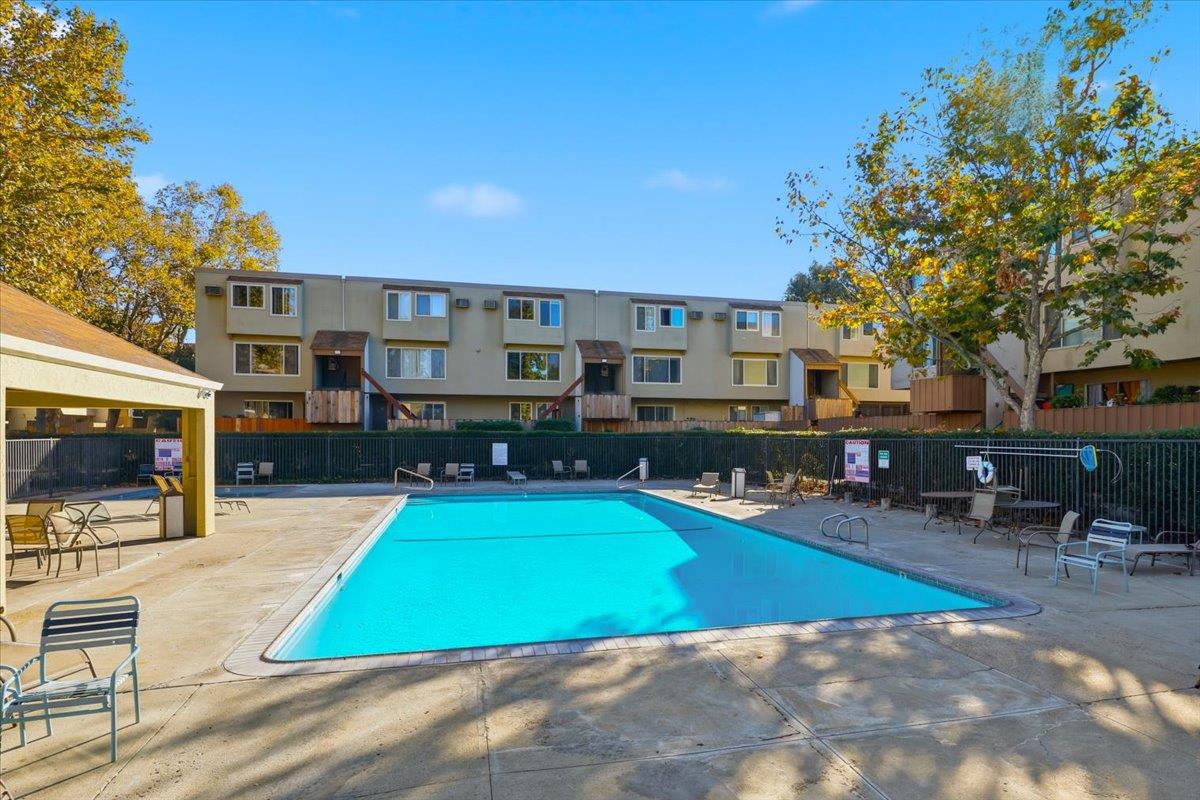 Detail Gallery Image 33 of 37 For 490 Auburn Way #4,  San Jose,  CA 95129 - 2 Beds | 1 Baths