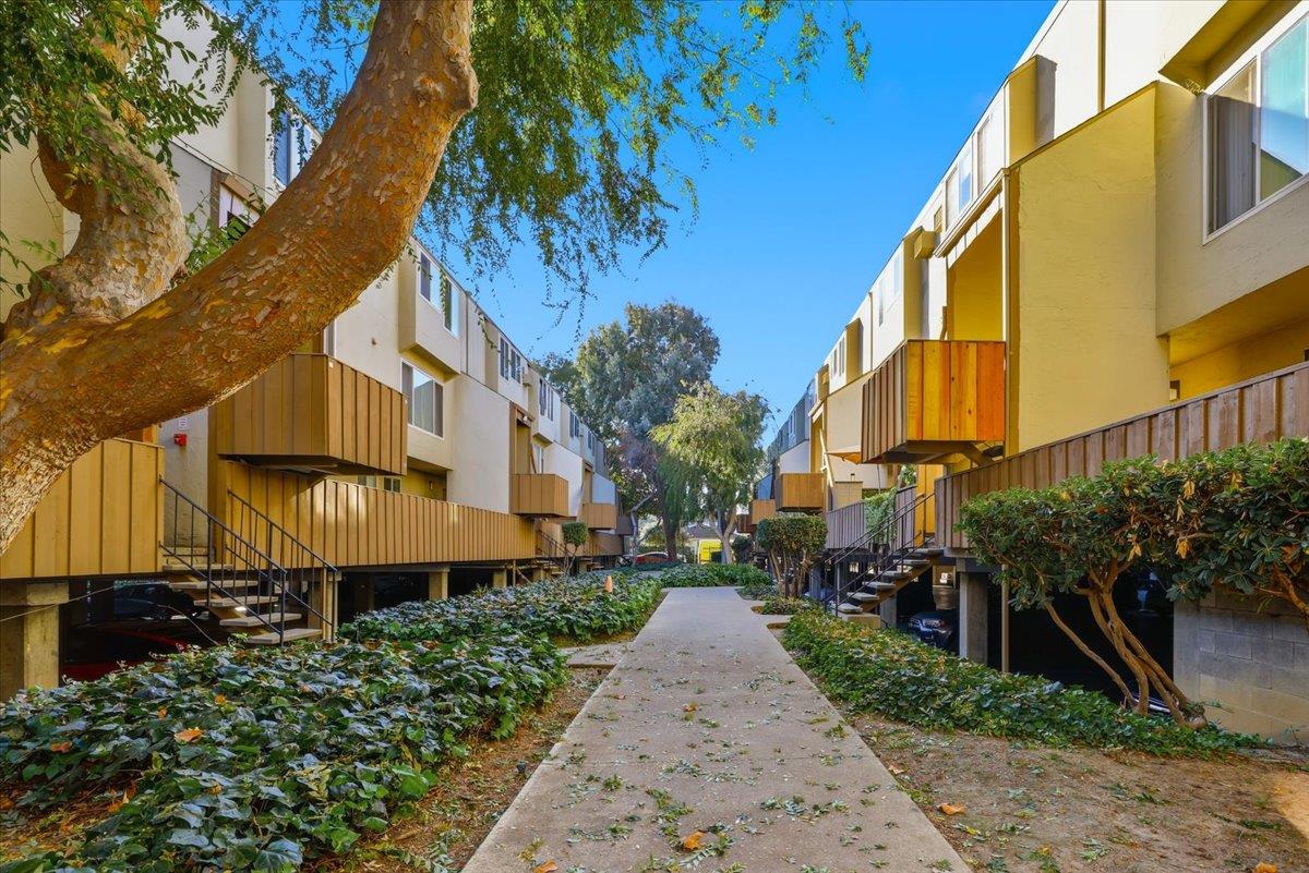 Detail Gallery Image 34 of 37 For 490 Auburn Way #4,  San Jose,  CA 95129 - 2 Beds | 1 Baths