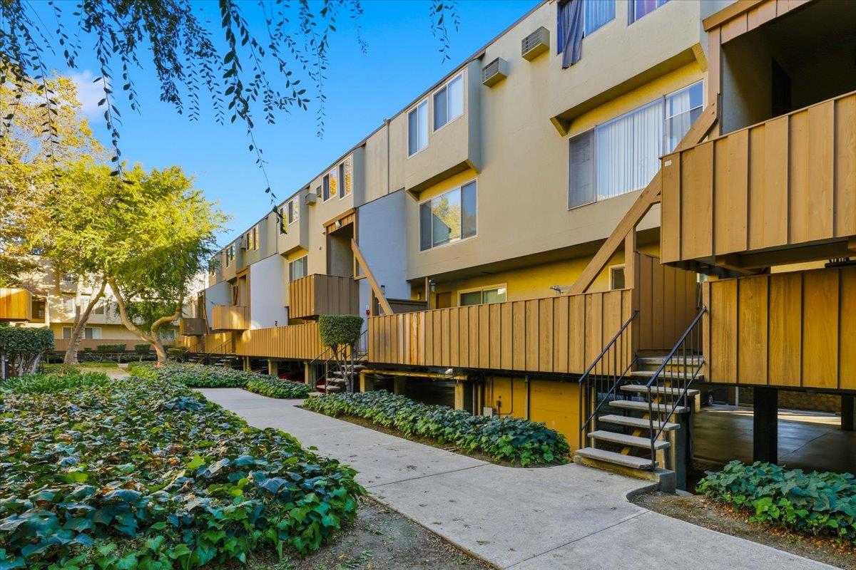 Detail Gallery Image 35 of 37 For 490 Auburn Way #4,  San Jose,  CA 95129 - 2 Beds | 1 Baths