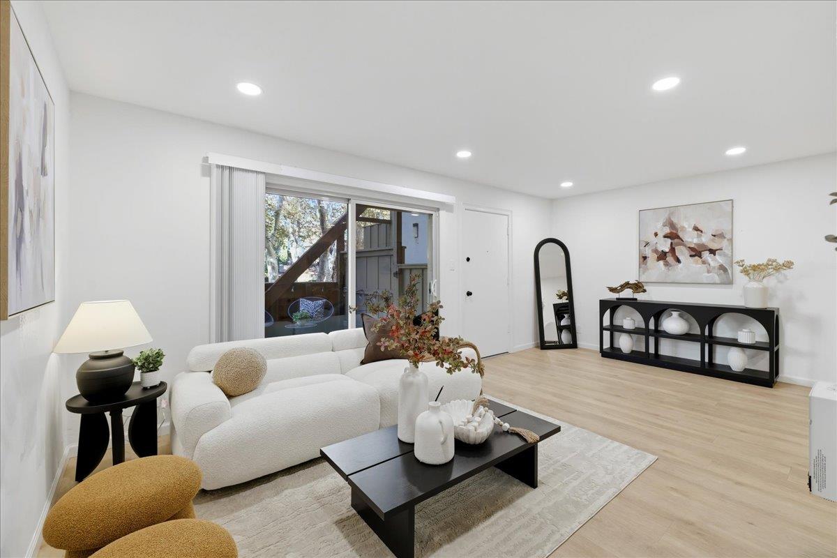 Detail Gallery Image 5 of 37 For 490 Auburn Way #4,  San Jose,  CA 95129 - 2 Beds | 1 Baths