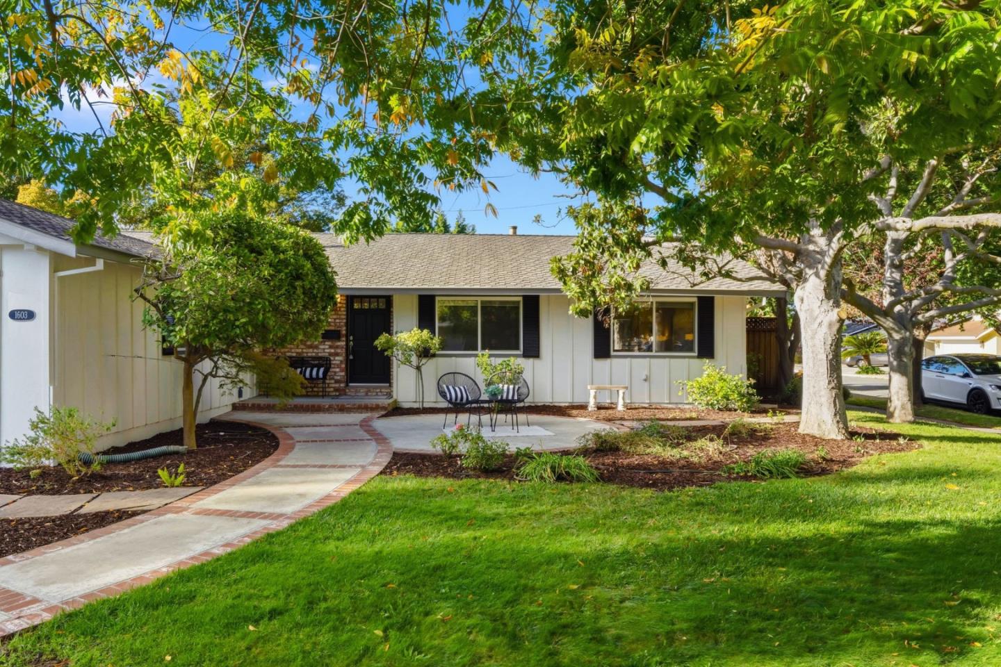 Detail Gallery Image 3 of 66 For 1603 Husted Ave, San Jose,  CA 95125 - 3 Beds | 2 Baths