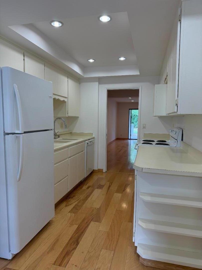 Detail Gallery Image 5 of 26 For 5302 Cribari Hts, San Jose,  CA 95135 - 2 Beds | 2 Baths