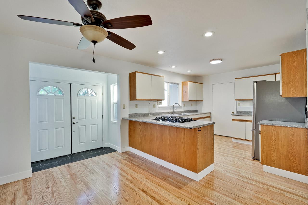 Detail Gallery Image 13 of 57 For 41342 Joyce Ave, Fremont,  CA 94539 - 4 Beds | 2 Baths