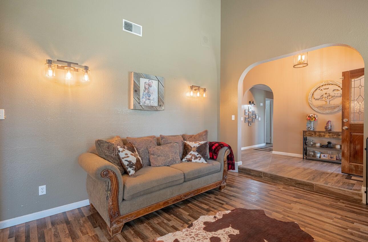 Detail Gallery Image 10 of 49 For 26891 Fonda Ave, Madera,  CA 93638 - 3 Beds | 2 Baths