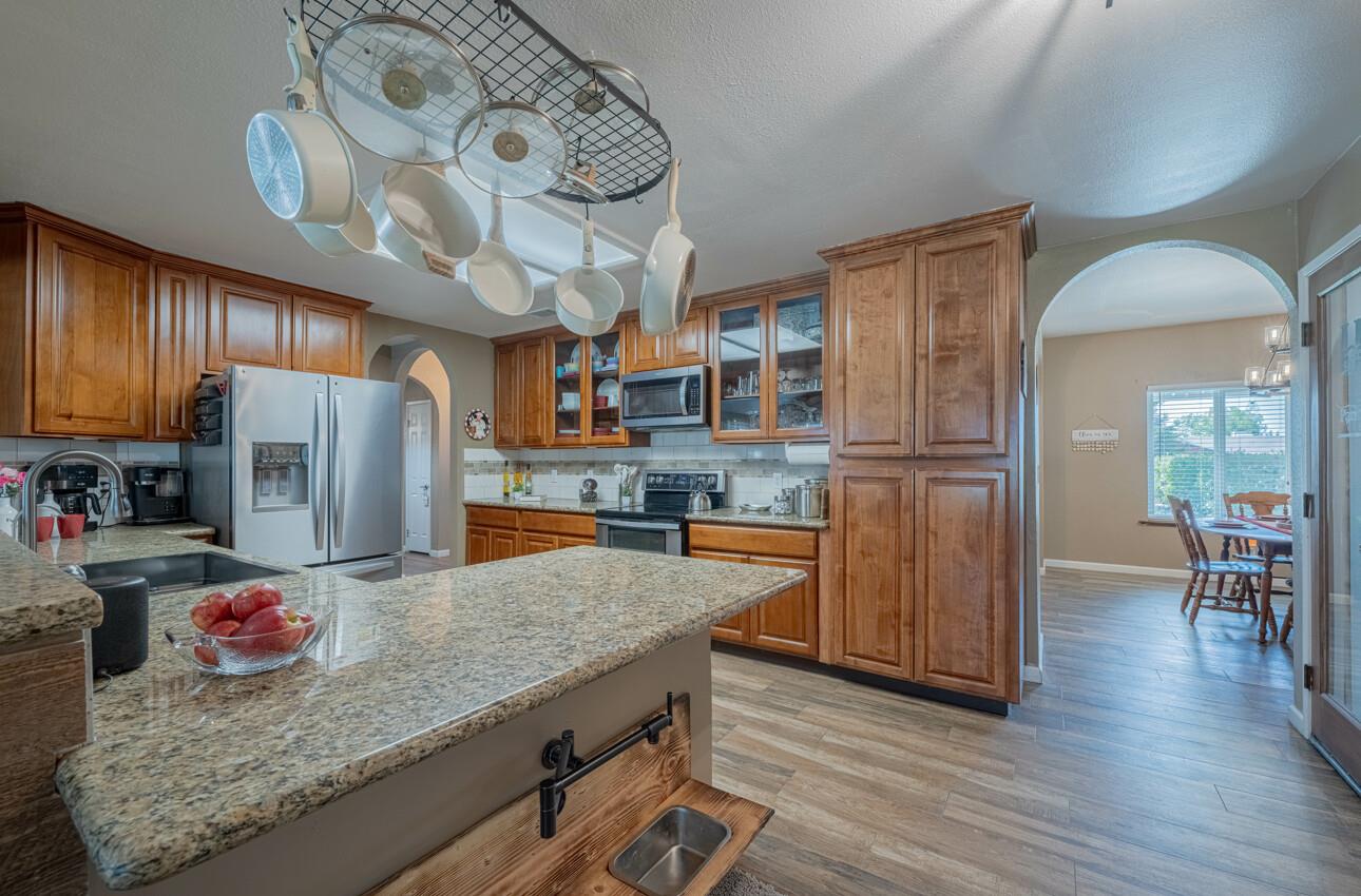 Detail Gallery Image 14 of 49 For 26891 Fonda Ave, Madera,  CA 93638 - 3 Beds | 2 Baths