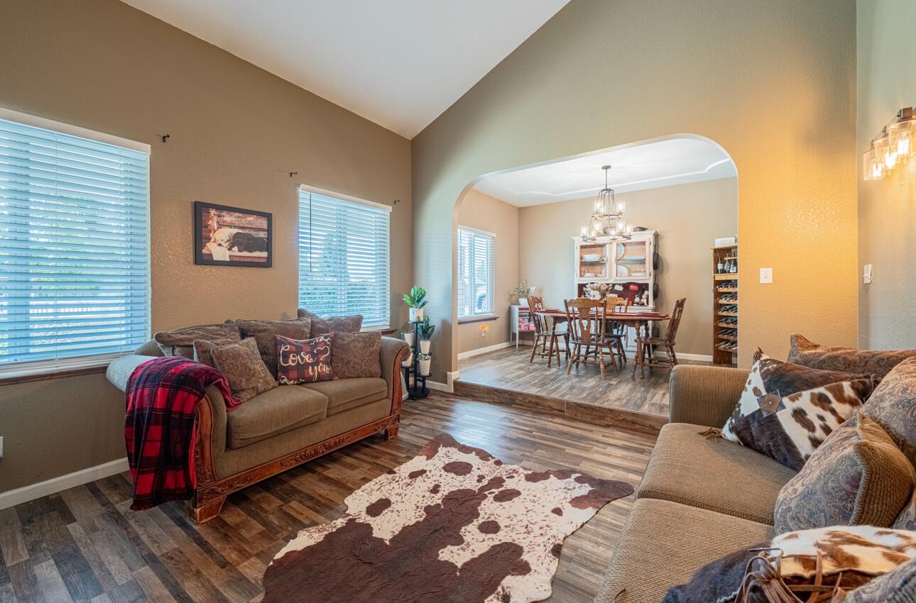 Detail Gallery Image 9 of 49 For 26891 Fonda Ave, Madera,  CA 93638 - 3 Beds | 2 Baths