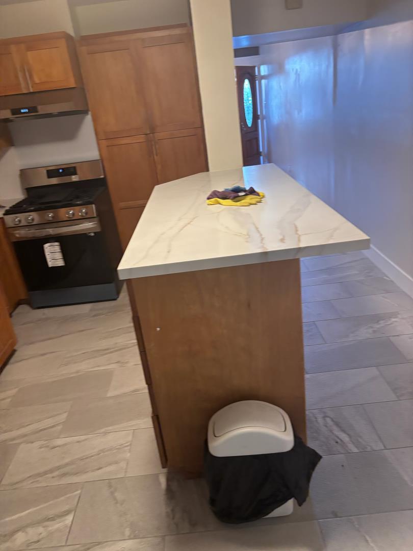 Detail Gallery Image 9 of 15 For 1661 Palou Ave, San Francisco,  CA 94124 - – Beds | – Baths