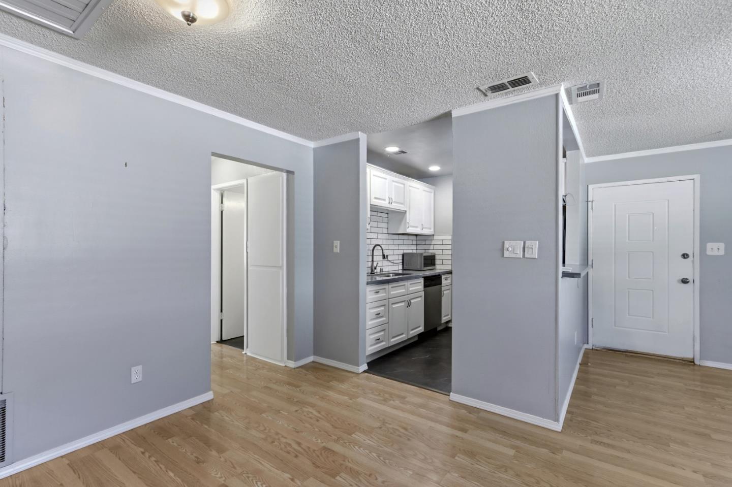 Detail Gallery Image 4 of 48 For 6261 Cavan Dr #4,  Citrus Heights,  CA 95621 - 2 Beds | 1 Baths