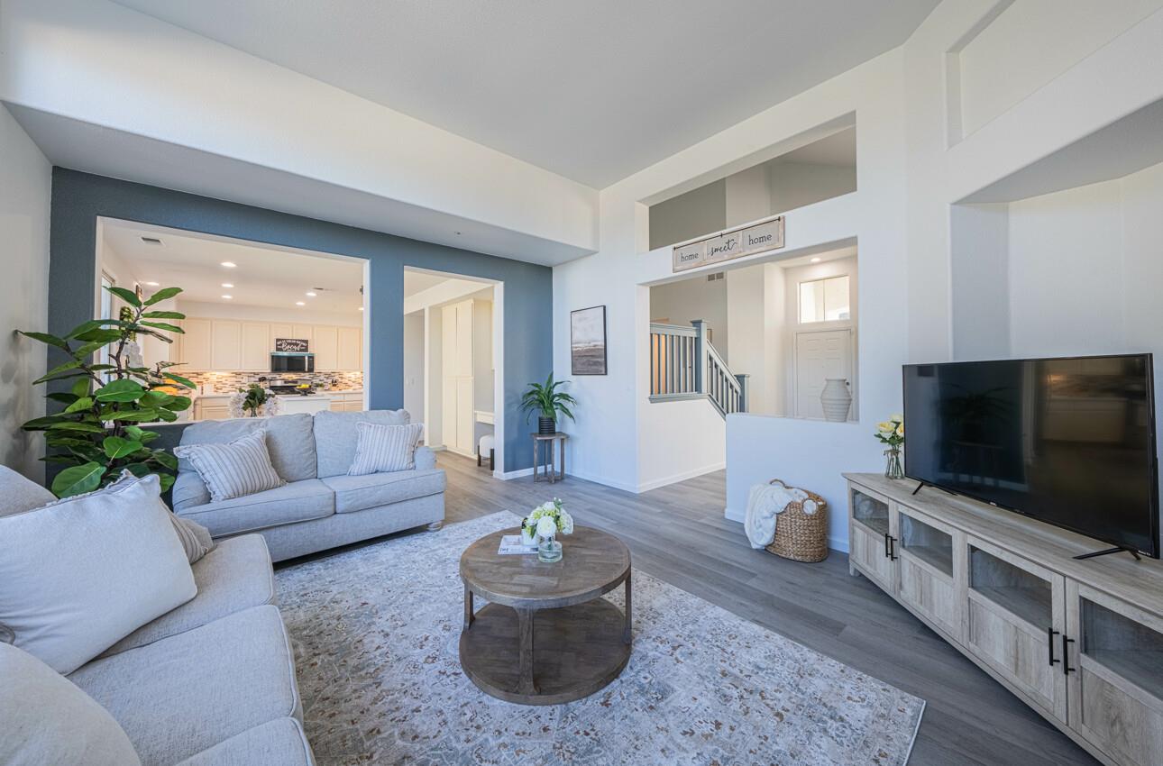 Detail Gallery Image 16 of 42 For 327 Rhine Ct, Salinas,  CA 93906 - 4 Beds | 3 Baths