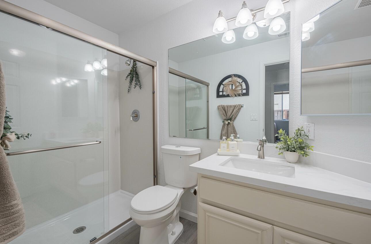 Detail Gallery Image 21 of 42 For 327 Rhine Ct, Salinas,  CA 93906 - 4 Beds | 3 Baths