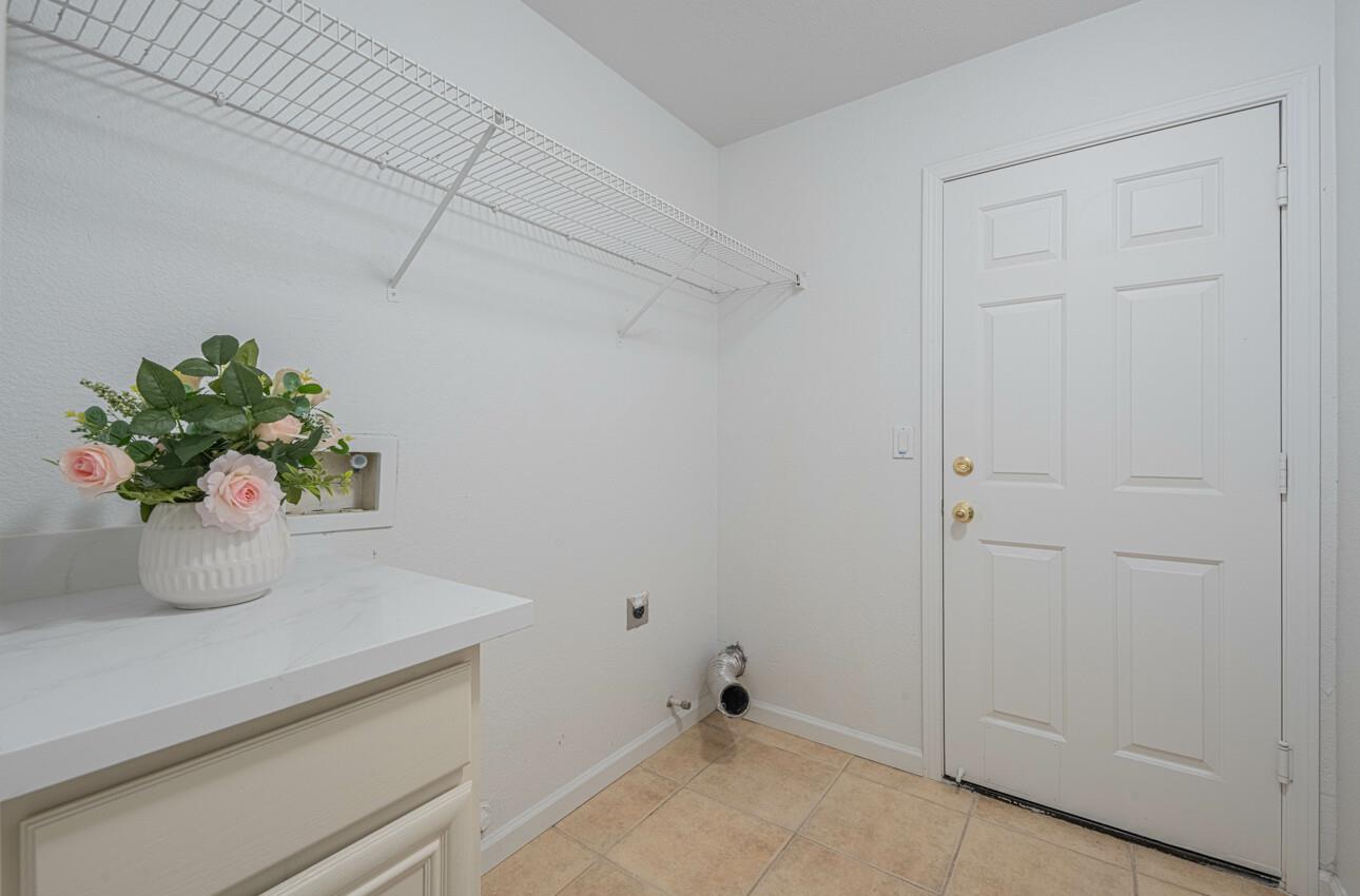 Detail Gallery Image 22 of 42 For 327 Rhine Ct, Salinas,  CA 93906 - 4 Beds | 3 Baths