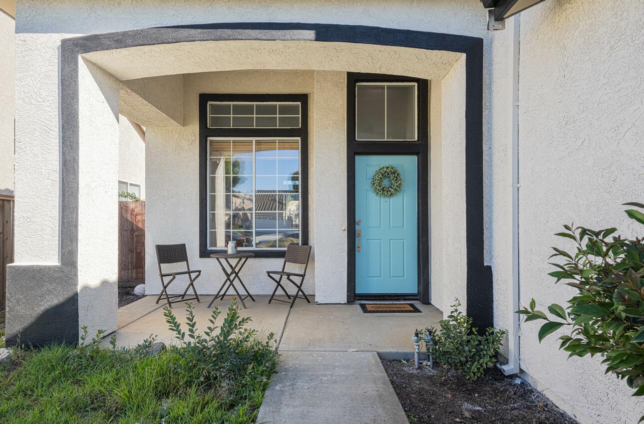 Detail Gallery Image 3 of 42 For 327 Rhine Ct, Salinas,  CA 93906 - 4 Beds | 3 Baths